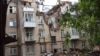 Последствия атаки российских дронов-камикадзе по жилой пятиэтажке в Сумах