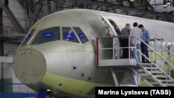 Экземпляр самолета МС-21 для статических испытаний в сборочном цехе