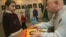 "Они смеются и понимают, что поступать надо наоборот". Почему "Вредные советы" Остера не подстрекают детей к преступлениям