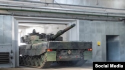 Польша передала Украине первую партию модернизированных танков Leopard 2
