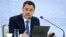 Садыр Жапаров планшети менен. Февраль, 2024-жыл