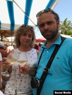 Илиан Лаврентьев с супругой во время отпуска на Сицилии в 2017 году