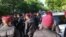Полиция в Ереване начала задерживать участников "акции неповиновения" – протестных выступлений против действующего премьер-министра страны Никола Пашиняна и территориальных уступок Азербайджану
