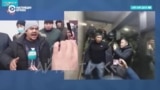 Эпос "Манас" как призыв к беспорядкам: в Кыргызстане в суде предъявили обвинение 11 журналистам