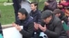 Родственники задержанных по "Кемпир-Абадскому делу" снова вышли на митинг в Бишкеке – в годовщину расстрела в Аксыйском районе