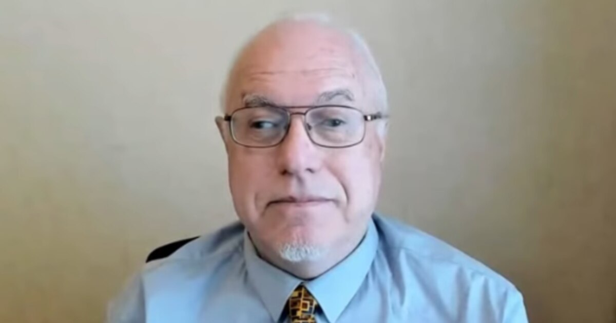 В России из школьной программы исключили учебники экономиста Игоря ...