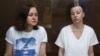 Светлана Петрийчук и Женя Беркович в суде летом 2023 года, архивное фото