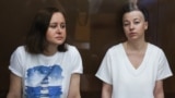 Светлана Петрийчук и Женя Беркович в суде летом 2023 года, архивное фото