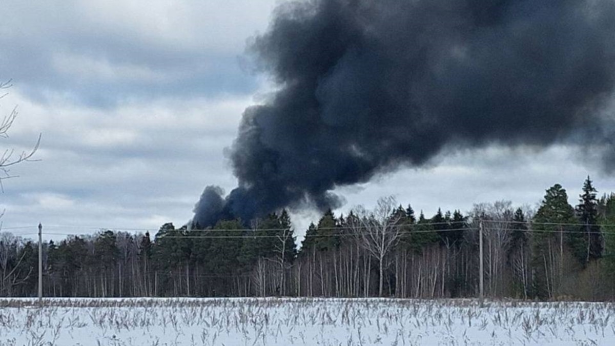 В районе аэродрома Иваново упал военно-транспортный самолет Ил-76, на борту  было 15 человек