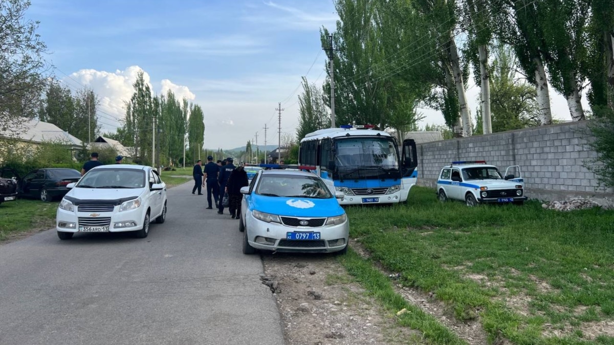 В казахстанский поселок Загамбар ввели спецназ после протестов из-за  сообщений про изнасилование школьницы