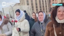 В Москве у стен Кремля прошла акция жен мобилизованных, большинство задержанных – журналисты