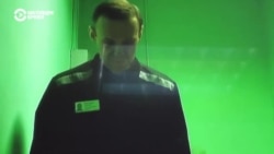 "Они перешли черту". Алексея Навального избили в колонии и грозят новым, десятым по счету уголовным делом 