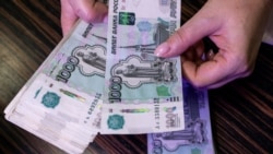 "Рынок настроился на девальвацию рубля". Экономический обозреватель – о снижении курса и ключевой ставки ЦБ в России