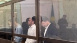 Экс-сотрудники КНБ Казахстана, обвиненные в пытках задержанных, в зале суда