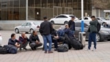 Азия: таджикистанцы сдают билеты в Россию
