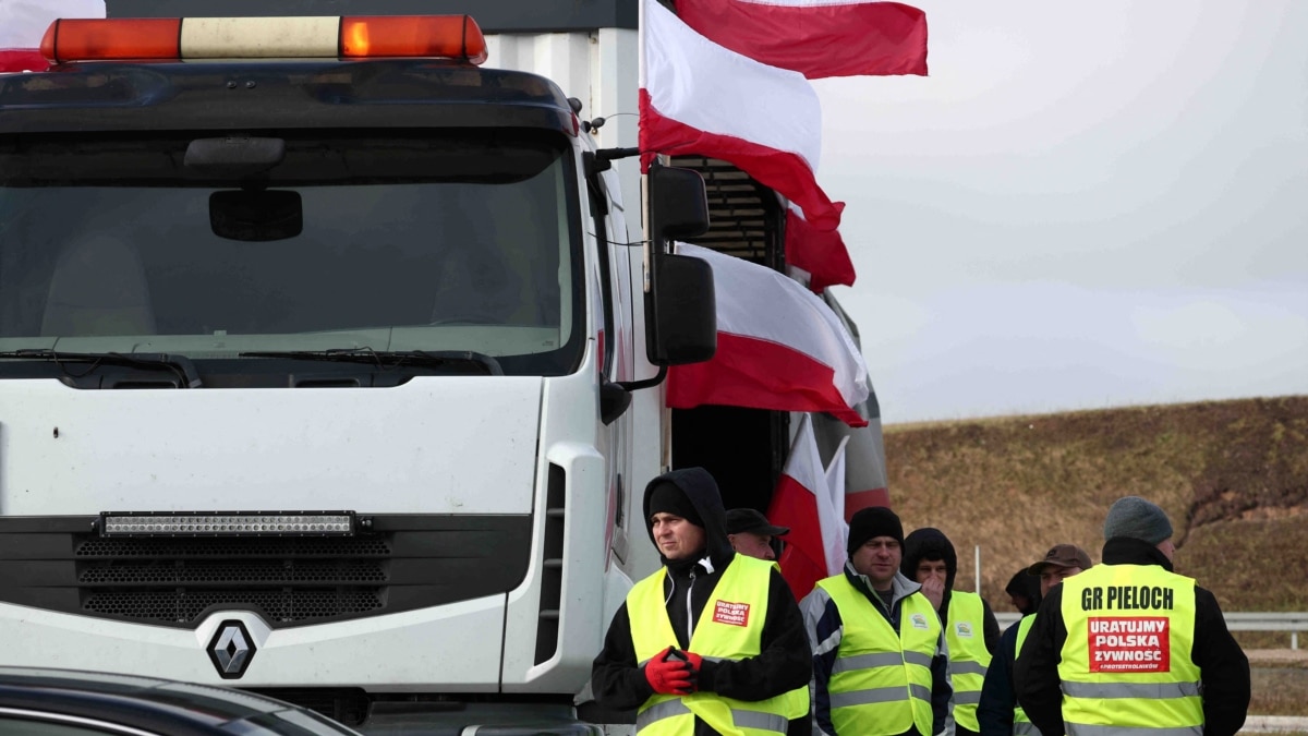 Балтия: польские фермеры блокируют границу с Литвой