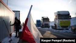 Польские дальнобойщики разблокировали все пропускные пункты на границе с Украиной