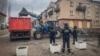 Спасатели продолжают разбирать завалы жилого дома в Новогродовке, под которыми могут находиться родители погибшей девочки