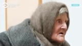 98-летняя украинка прошла 10 км, чтобы выбраться из наполовину захваченного Россией Очеретино