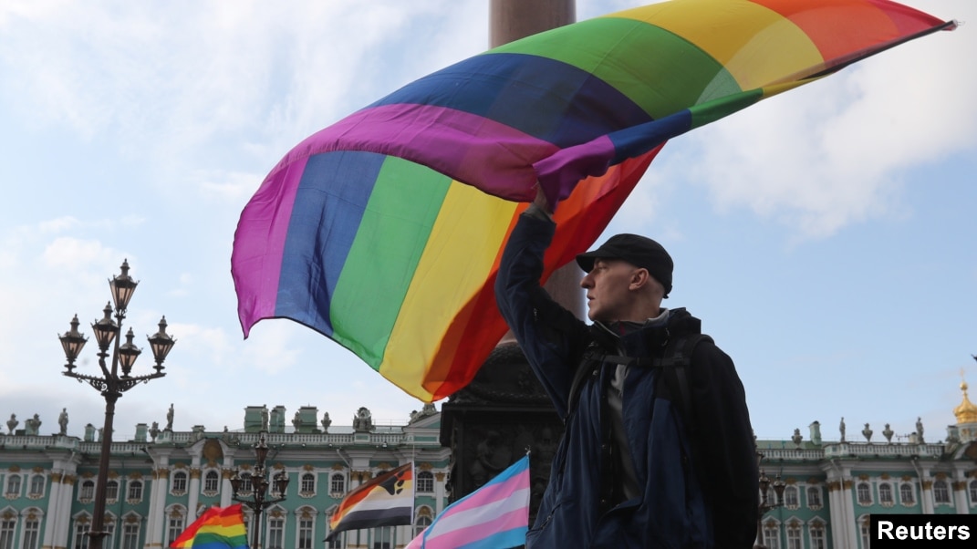 Все материалы «Бумаги» по тегу «ЛГБТ в Петербурге»