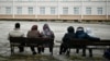 ЕС продлит временную защиту для украинских беженцев до марта 2027 года. Что они сами об этом думают и хотят ли вернуться домой?