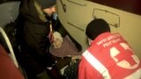 Волонтеры вывозят лежачих и маломобильных людей из городов Донбасса, где идут бои: как это происходит? Специальный репортаж 