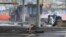 Остатки взорвавшегося возле погранпункта на границе Канады и США автомобиля