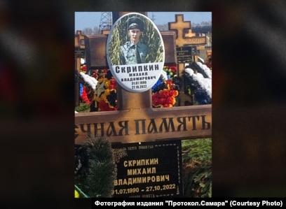 Секс русских готов на кладбище