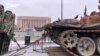 Подбитый российский танк в центре Хельсинки: что о нем говорят украинцы и финны