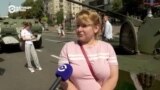 "Людям надо это видеть, чтобы понимать: мы победим". Жители Киева реагируют на "парад" сожженной военной техники России