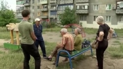 Как вывозят людей с Донбасса подальше от войны с Россией: спецрепортаж Настоящего Времени
