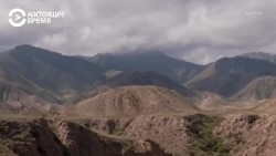 "Этот путь прошли наши предки, многие погибали". В Кыргызстане люди идут по горному пути, по которому их предки бежали от царских войск