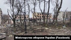 Последствия обстрела российскими войсками города Изюм в Харьковской области