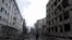 Najmanje 27 civila je ubijeno u napadima ruskih snaga na grad Harkov na istoku Ukrajine u protekla 24 sata, izjavio je u utorak zvaničnik ukrajinske regionalne policije Sergej Bolvinov.
A view shows buildings damaged by recent shelling during Russia's in