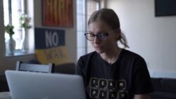 "Это не стандартная психотерапия, мы удерживаем людей на плаву": уроженка Украины помогает лечить душевные раны от войны