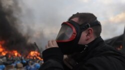 Как сообщили украинские спасатели, в результате обстрела в 15:49 по Киеву произошло разрушение двух складских зданий с последующим возгоранием на площади 2 тысячи квадратных метров
