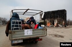 Самостоятельная эвакуация жителей из Мариуполя. 17 марта 2022 года. Фото: Reuters