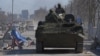 Российские военные в оккупированном Мариуполе