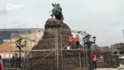 Как в Киеве спасают памятники от бомбежек
