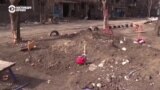 "Сколько трупов повытаскивали и захоронили возле дома". Рассказы жителей разбомбленного Мариуполя 