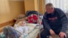 "Моя жена, сын, дочь погибли. В живых остался только внук Миша". Во Львов эвакуируют раненых из других регионов Украины
