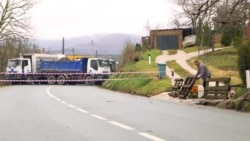 Обострение в Косово: в регионе перекрыты дороги, Сербия хочет ввести в страну свою полицию