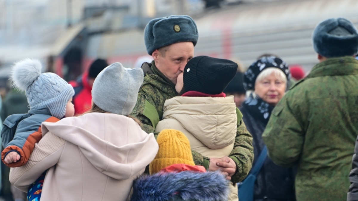 Трое на иждивении мужа, верните его детям!