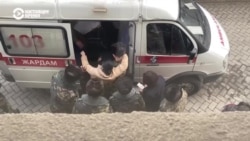 Экс-депутат Оразайым Нарматова, арестованная по "Кемпир-Абадскому делу", упала в обморок во время суда. Ее увезли на "скорой"