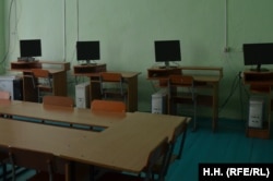 Половина компьютеров в школе Букачачи не работает