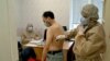 Украинские медики, лечащие COVID-19, жалуются на условия работы