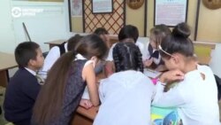 В Кыргызстане хотят удлинить школьное образование на год. Родители против
