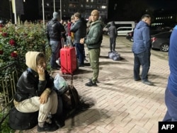 Россияне в Уральске после объявления в России мобилизации для отправки на войну в Украину. Фото AFP 7 сентября 2022 года