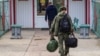 Мобилизованный в Волгограде идет с вещами в военкомат. Сентябрь 2022 года. Фото: ТАСС