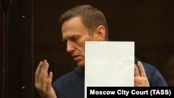 Russian opposition leader Aleksei Navalny, accused of flouting the terms of a suspended sentence for embezzlement, attends the February 2, 2021 court hearing in Moscow on the government's request that he be sentenced to prison for 3 1/2 years. 